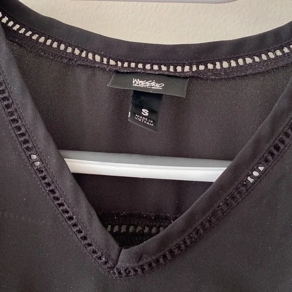 Blouse - Picture 2 of 4